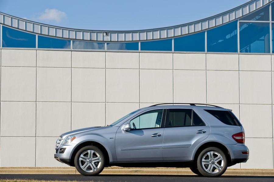  Mercedes-Benz ML450 Hybrid 2010 года  (фото 13 из 27)